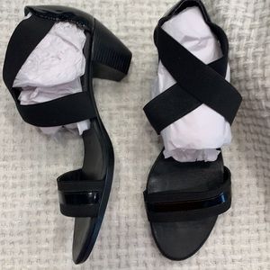 Munro brand size 11 M